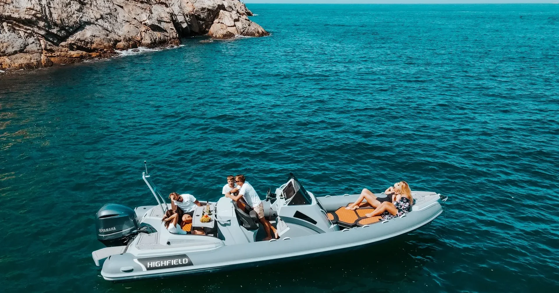 Highfield Sport családi RIB motorcsónak fürdőplatformmal és létrával