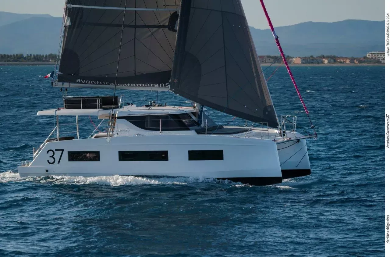 Modern katamarán