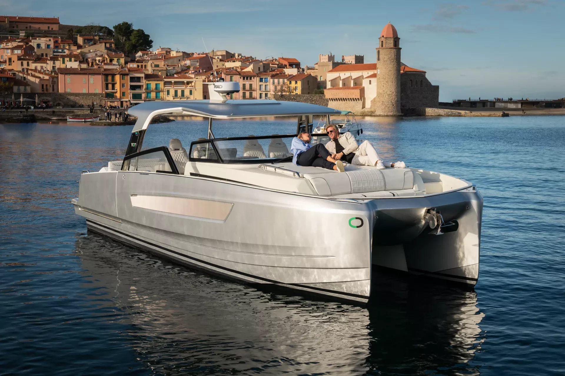 YOT katamarán tágas terekkel